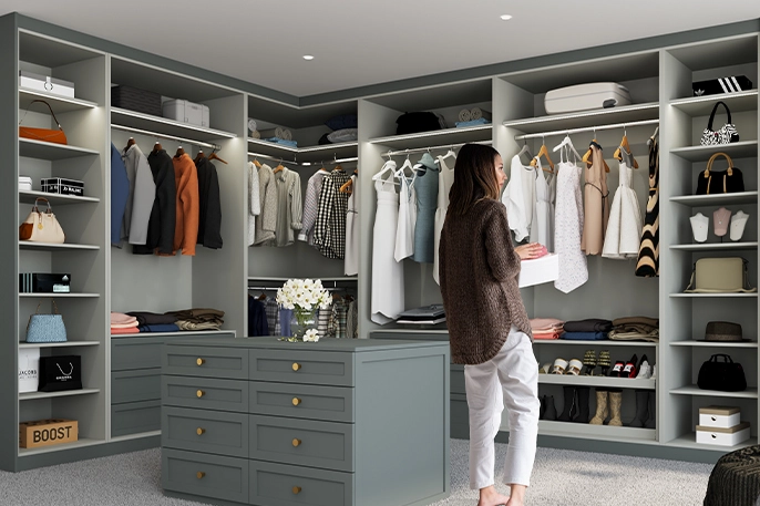 How to organize your fitted wardrobe efficiently